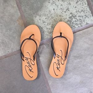 NWOT Black Strap Roxy Sandals